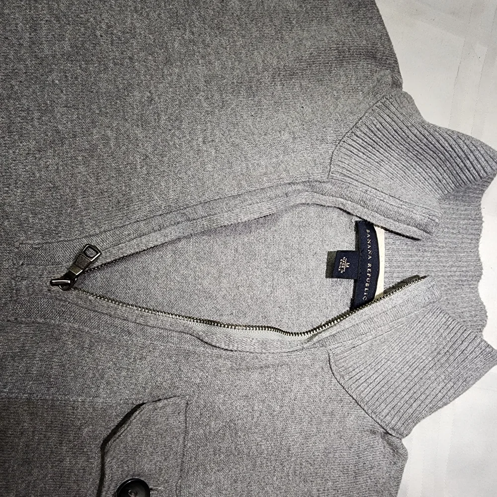 Banana‎ Republic Gray Knit Sweater